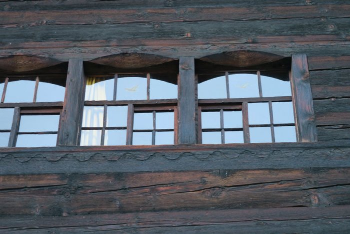 Urner Kratzputz-Fassade - MaleRi Martina Riedi, Uri